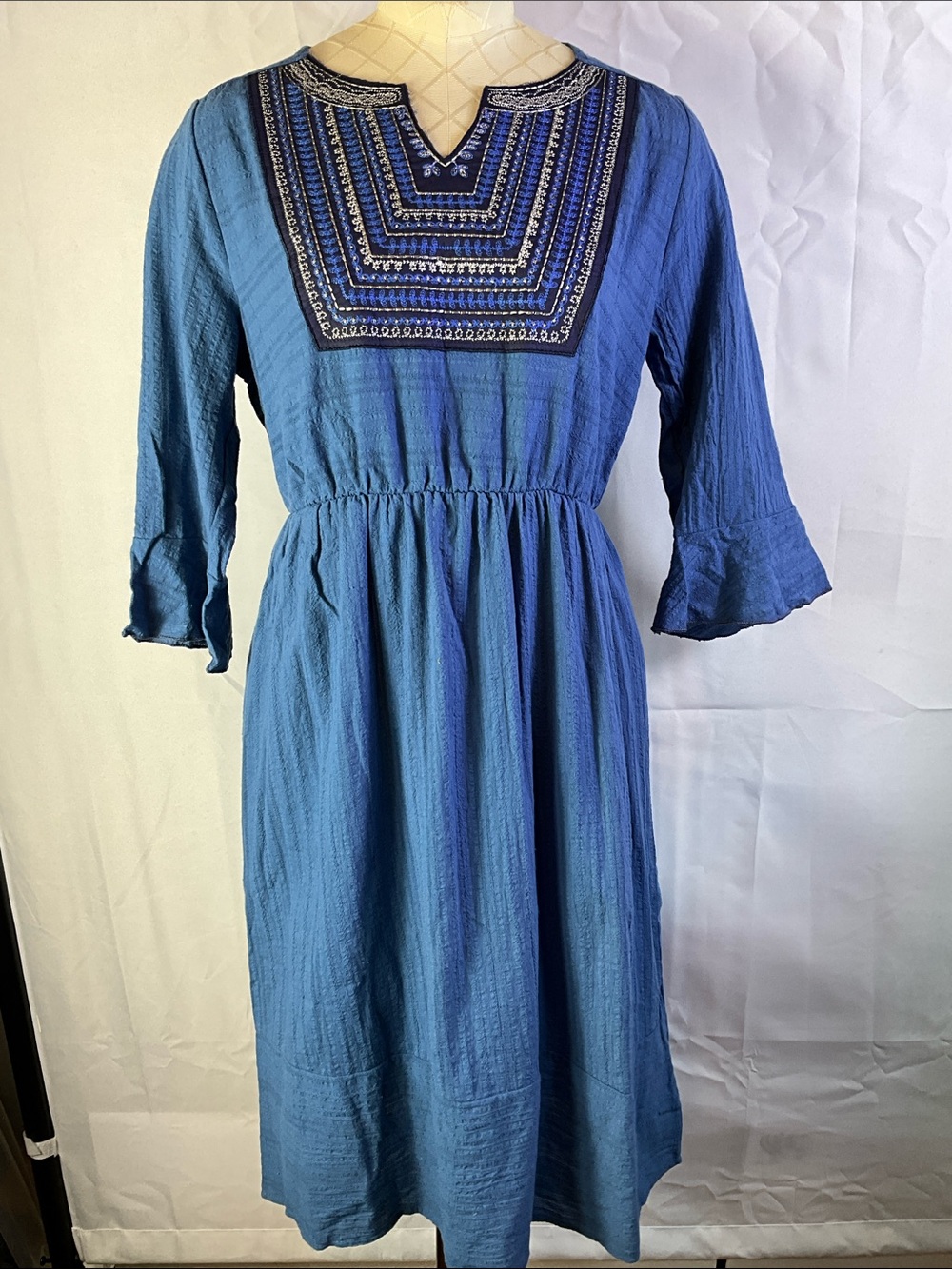 Hailey & Co Boho Embroidered 3/4 Length Flare Sleeve Midi Dress Size Medium NWOT